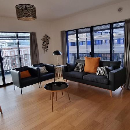 Bel Appartement Contemporain Avec Terrasse Climatisation Et Parking Payant En Option Strasbourg Kültér fotó