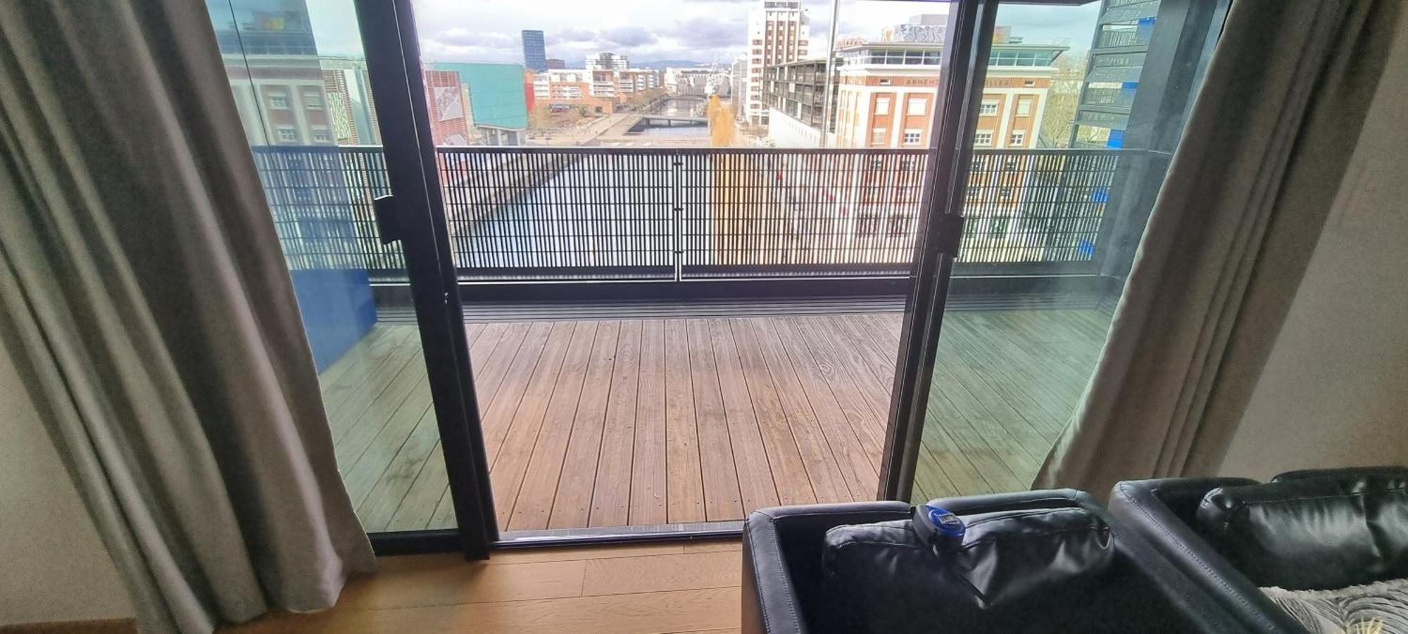 Bel Appartement Contemporain Avec Terrasse Climatisation Et Parking Payant En Option Strasbourg Kültér fotó