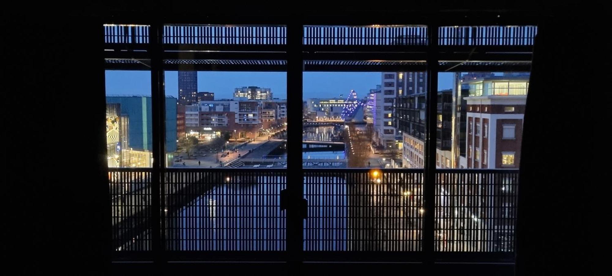 Bel Appartement Contemporain Avec Terrasse Climatisation Et Parking Payant En Option Strasbourg Kültér fotó